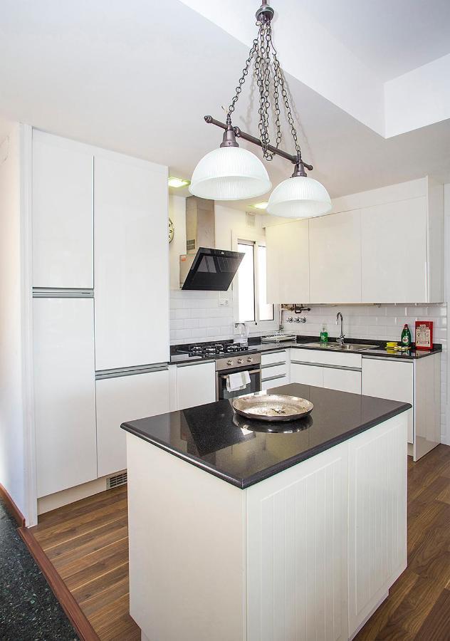The Gran Via Penthouse Apartment Barcelona Bagian luar foto