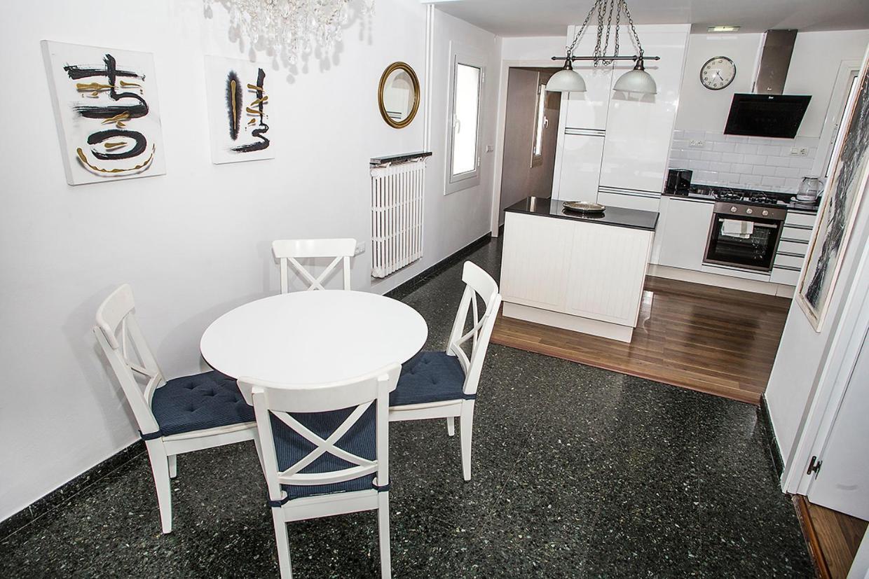The Gran Via Penthouse Apartment Barcelona Bagian luar foto